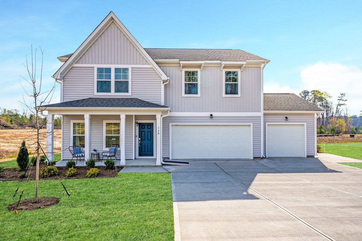 Brookwood - King Farmhouse 3-Car Garage - Exterior Front - HHHunt Homes