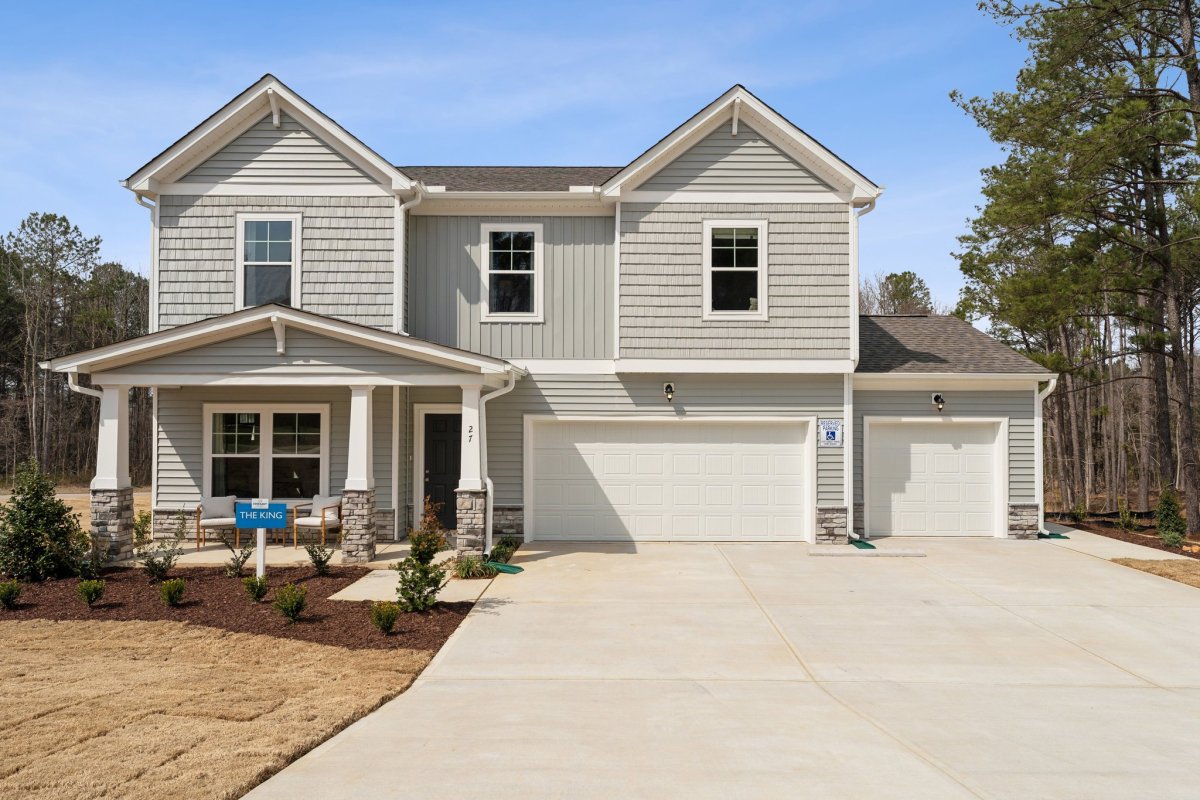 Charlotte's Ridge - HHHunt Homes - King- 3- Car Garage