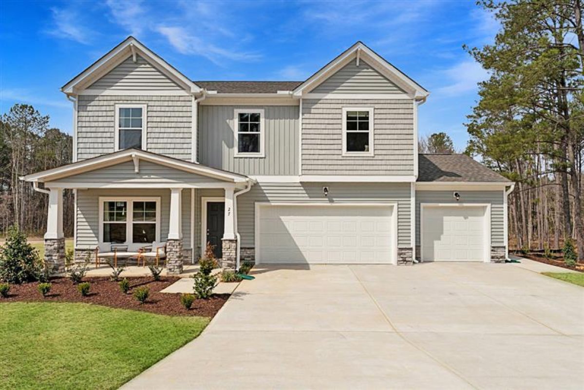 Charlotte's Ridge - HHHunt Homes - King- 3- Car Garage