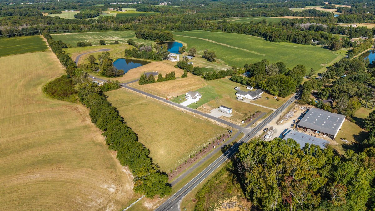 See the community surroundings as well as the large homesites Oak Meadow offers.