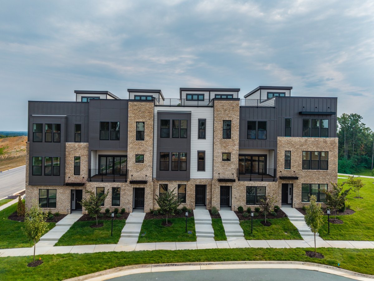HHHunt Homes The Aire Drake and Cameron Floor Plan Streetscape